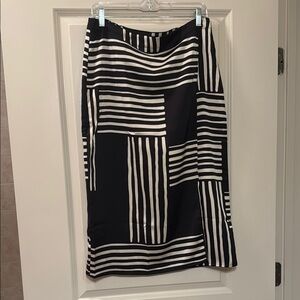 Ann Taylor Black and White Midi Pencil Skirt